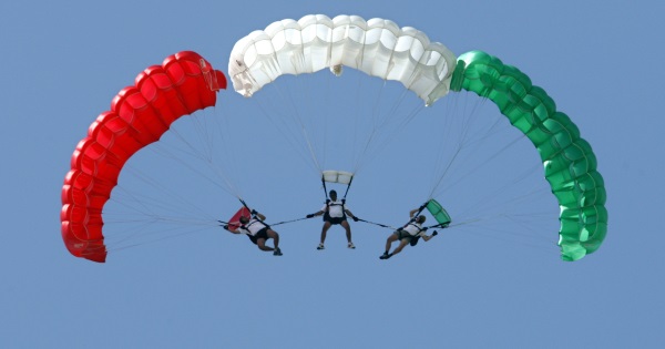 Hungary parachute-R-600