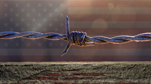 US border barbed wire-600