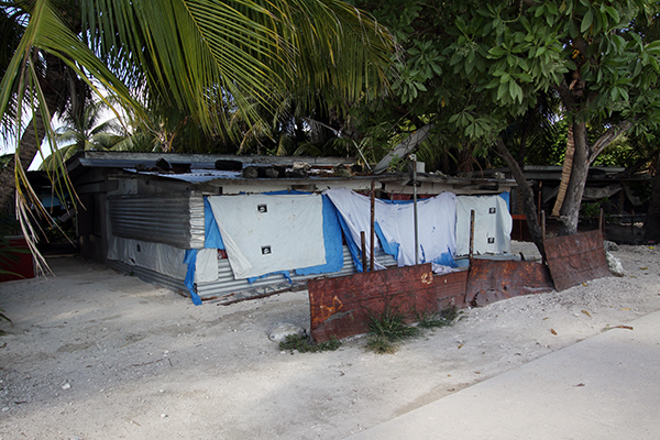 kiribati-barrier-600