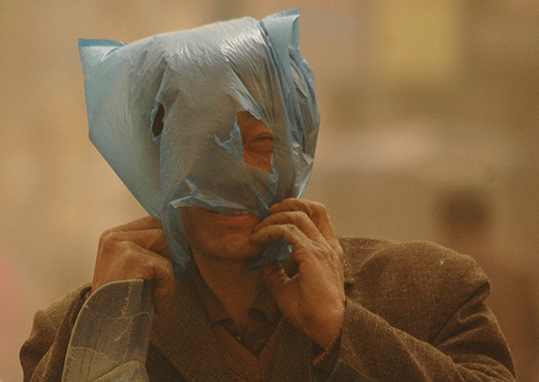 Mongolia sandstorm man-R-600