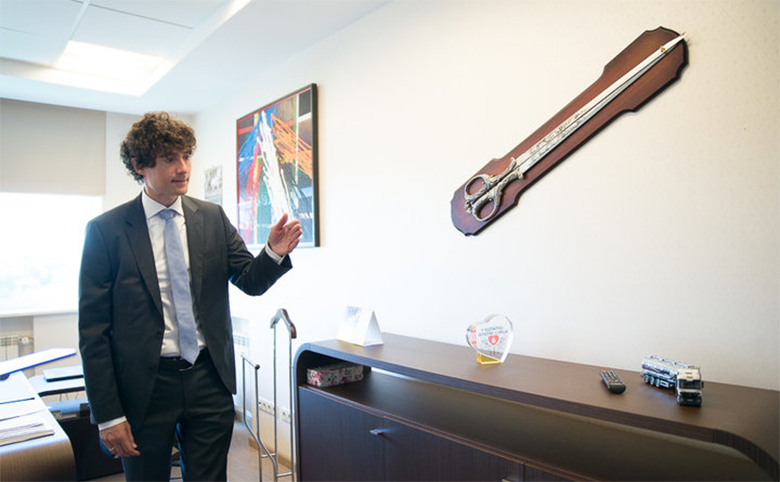 bernd_rozenberg_swords_780