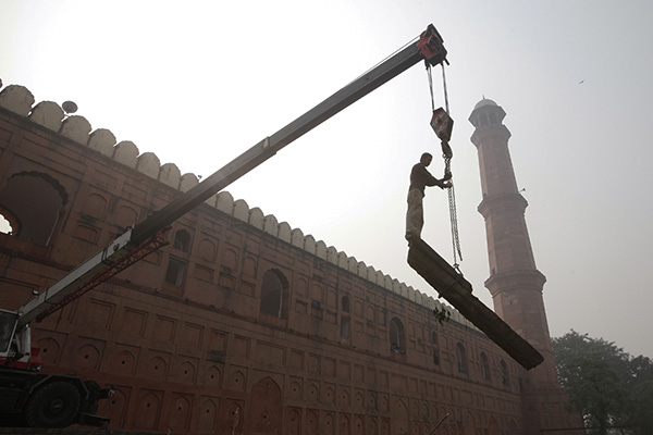 Pakistan climb-R-600