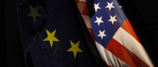 EU US flags envelope