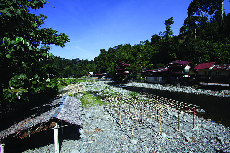 Cross-village-780