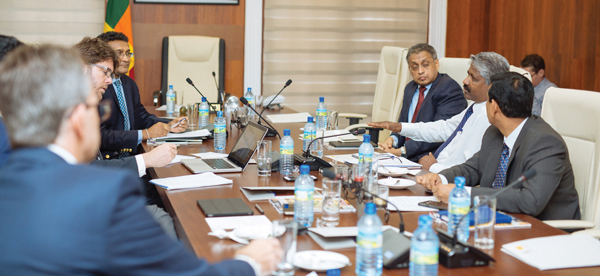 sri-lanka-debate1 600x327