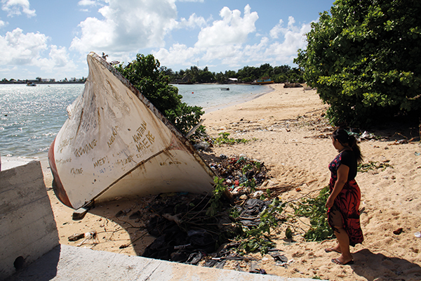 kiribati-boat-600
