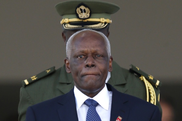 José Eduardo dos Santos-R-600
