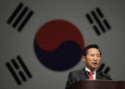 Lee Myung Bak: his desire to push through reforms has earned him the title of “bulldozer”