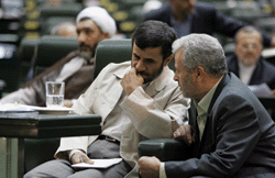 Iran’s president, Mahmoud Ahmadinejad (l), and his minister of finance, Davood Danesh Jafari