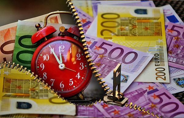 euros clock-600