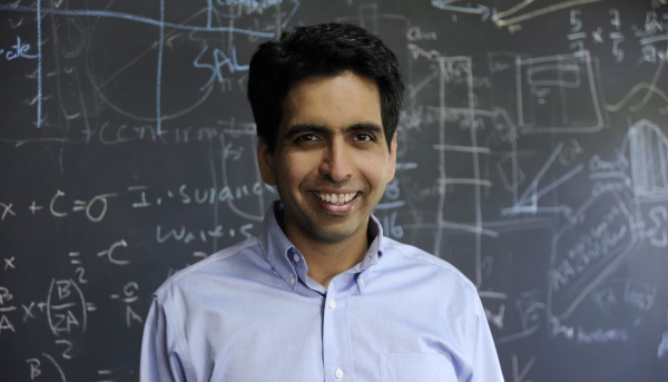 Salman Khan 2-envelope