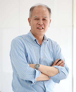Yongwoo Lee_300