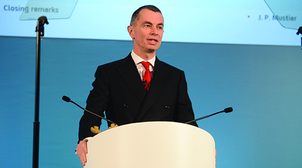 Jean-Pierre Mustier lectern-600