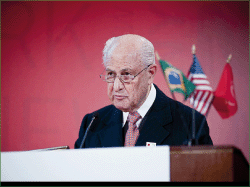 Lázaro de Mello Brandão, the chairman of Bradesco board