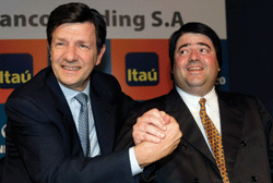 Former Unibanco chief executive Pedro Moreira Salles (r) with Itaú chief executive Roberto Setúbal : the merger of their banks has created a national champion