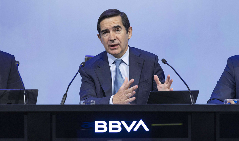 Carlos-Torres-Vila-prensa-fusion-BBVA_960.jpg
