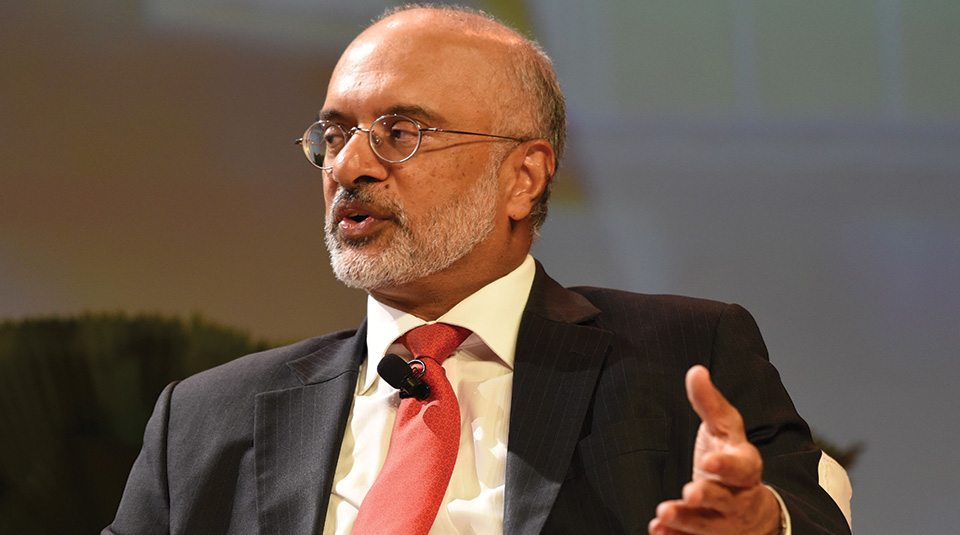 Piyush-Gupta-DBS-gesture-Getty-960.jpg