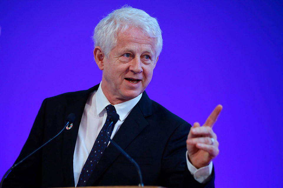 Richard-Curtis-wag-finger-Reuters-960.jpg