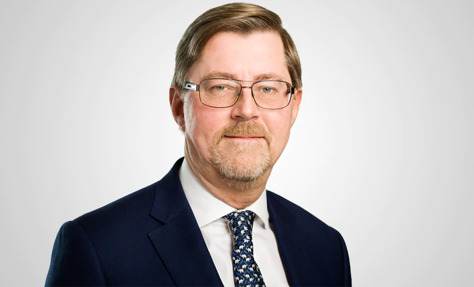 Andy_Halford_StanChart-960.jpg