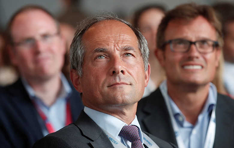 Frederic-Oudea-look-up-R-780