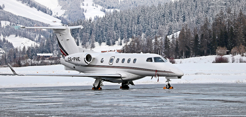 private-jet-snow-mountains-free-960.jpg
