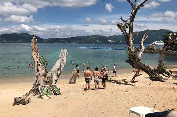 bitcoin-beach-4-600