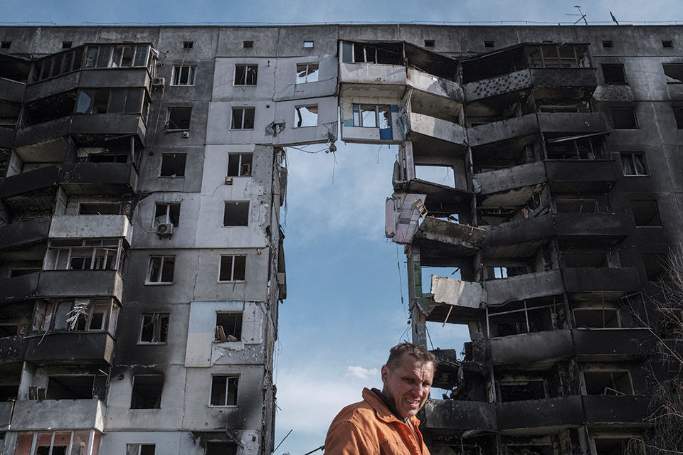 Ukraine-building-destroyed-Reuters-960.jpg