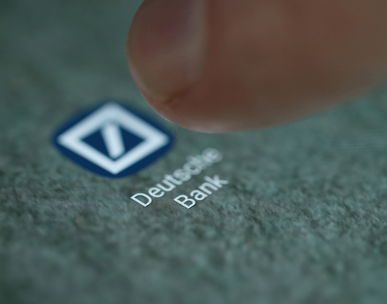 Deutsche-Bank-logo-smartphone-R-780