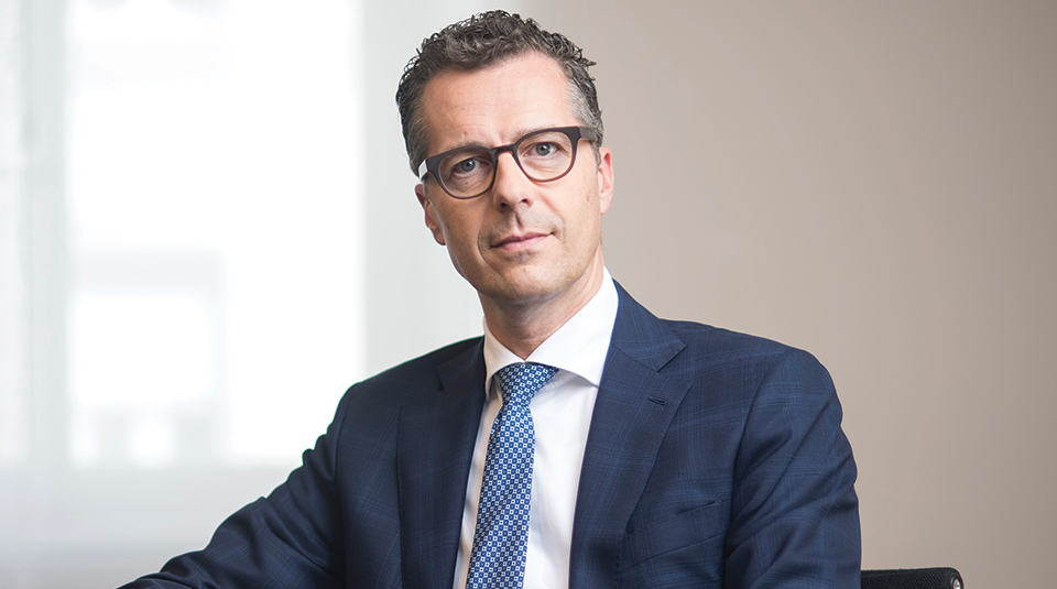 Robert-Cielen-Credit-Suisse-background-960x535.jpg