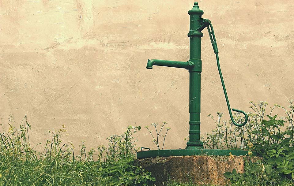 water-pump-tap-green-pixabay-960.jpg