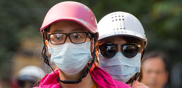 scooter mask pollution asia-600